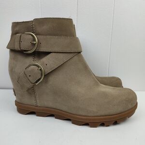 Sorel Joan of Artic Wedge II Buckle. Color Khaki Size 9.5